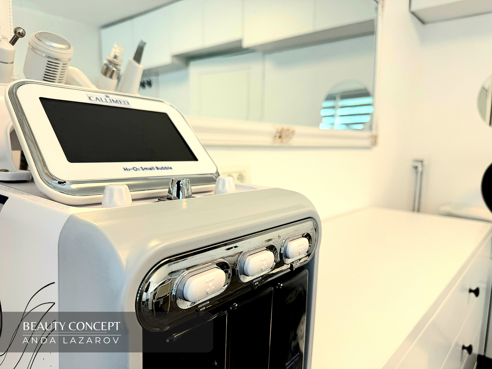 Contact Beauty Concept by Anda Lazarov