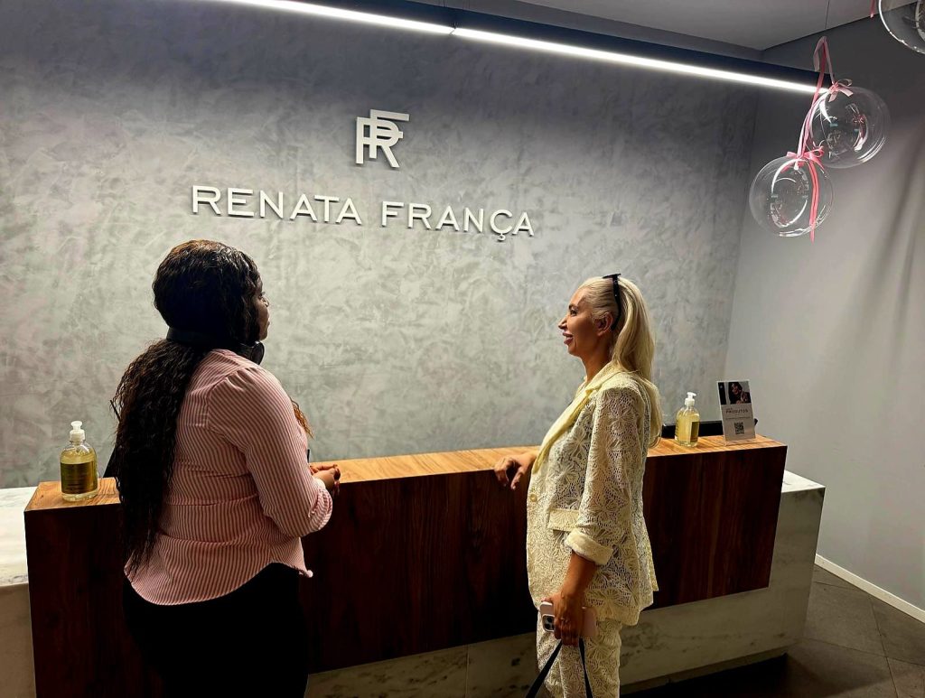 Masaj Facial Miracle Face: semnat Renata França by Anda Lazarov în Timișoara